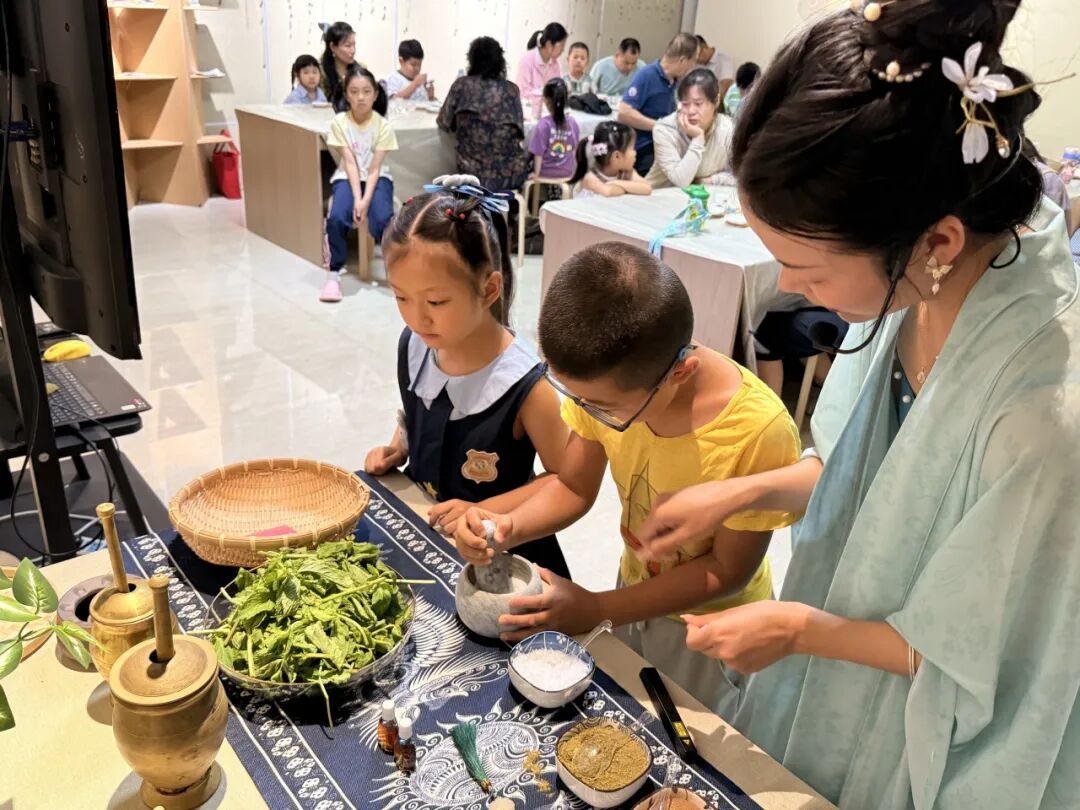 【雅颂·四季】大暑草帽送清凉主题活动